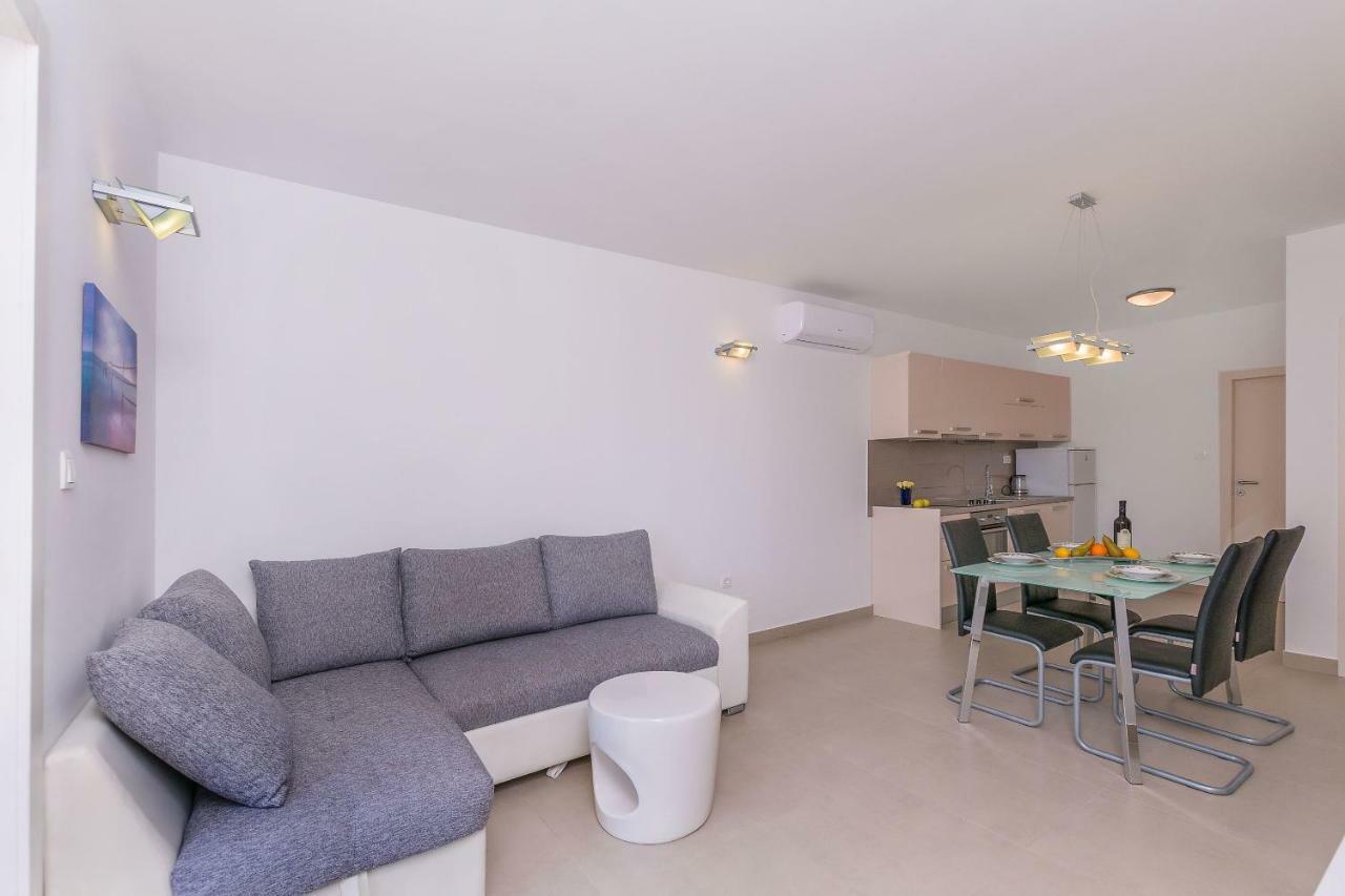 Apartments Villa Aquamarine Дуче Экстерьер фото