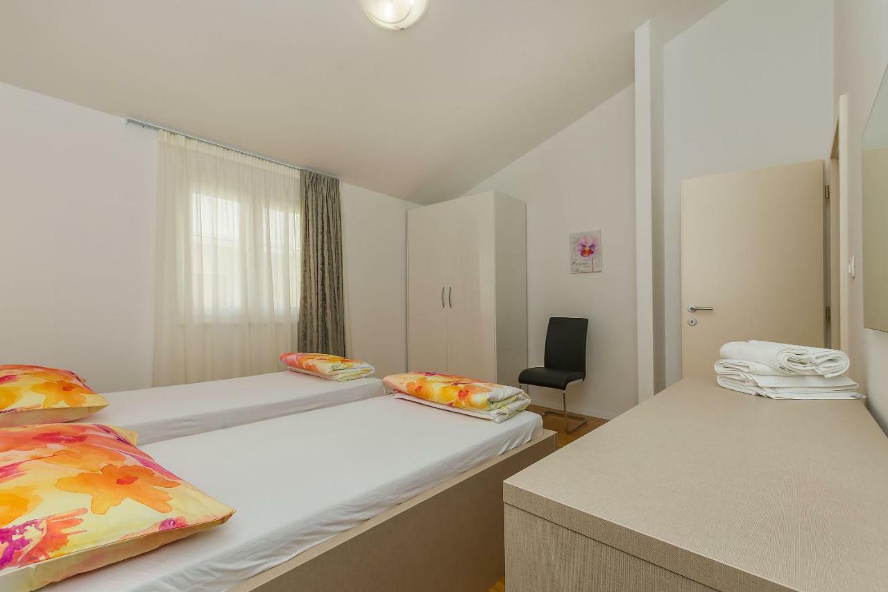 Apartments Villa Aquamarine Дуче Экстерьер фото