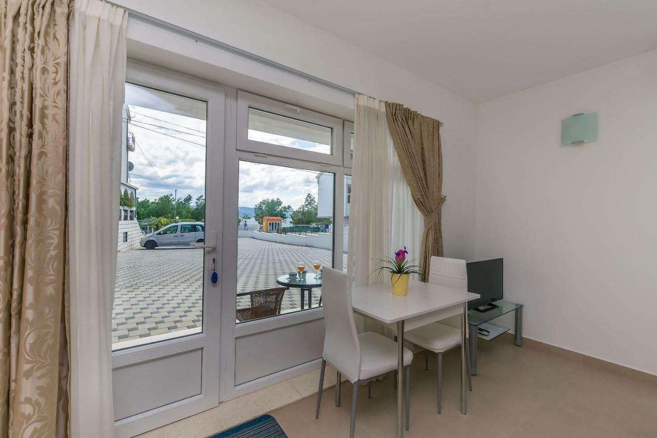 Apartments Villa Aquamarine Дуче Экстерьер фото