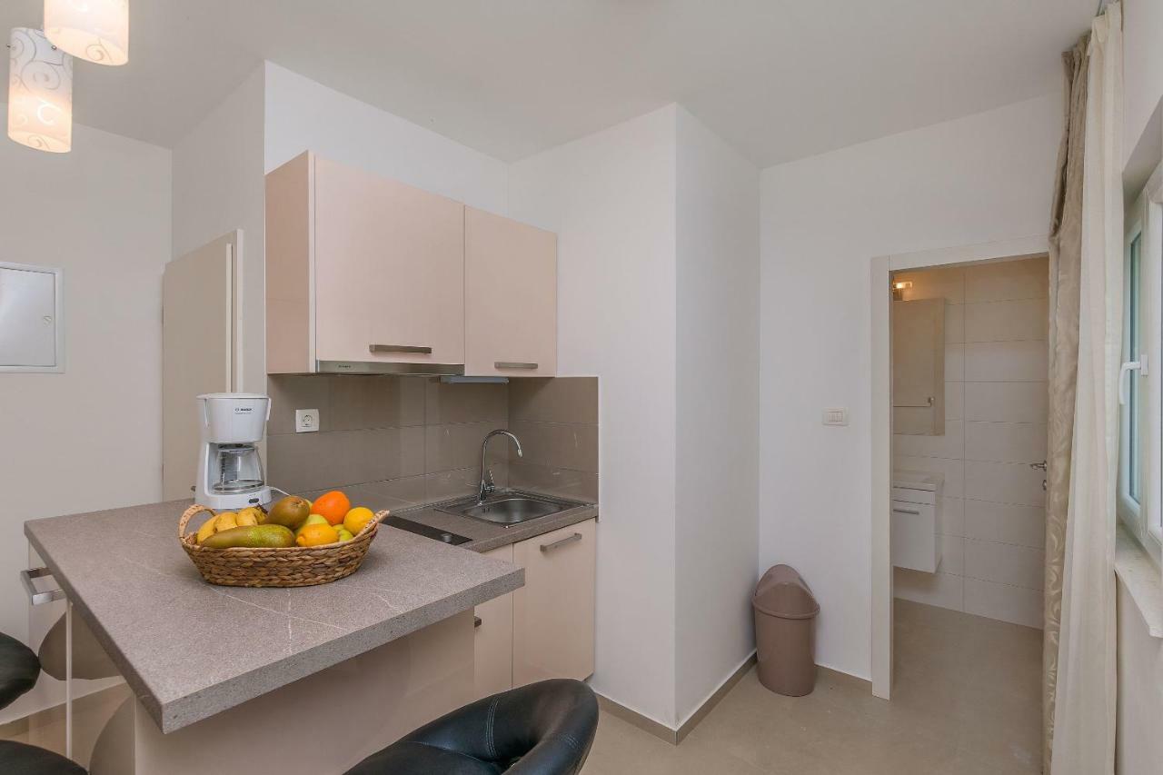 Apartments Villa Aquamarine Дуче Экстерьер фото