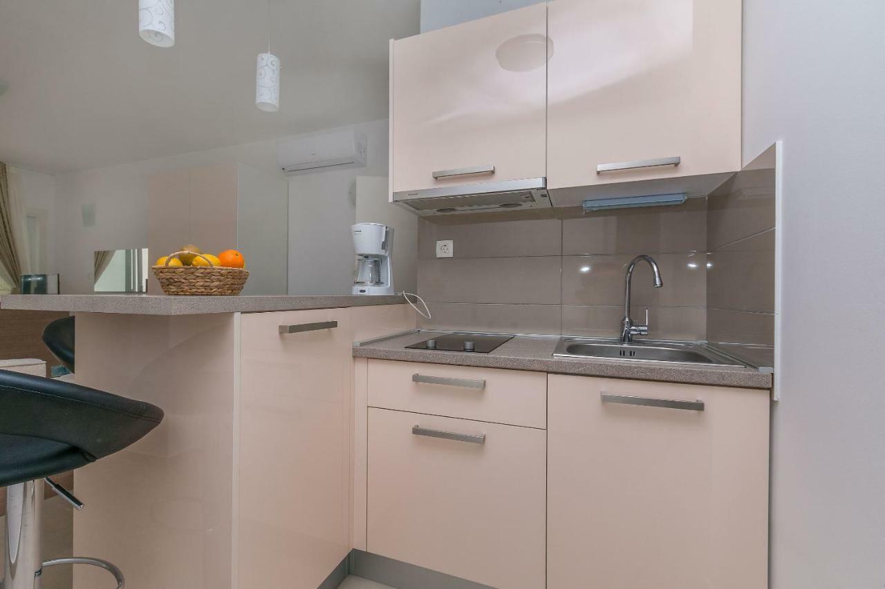 Apartments Villa Aquamarine Дуче Экстерьер фото