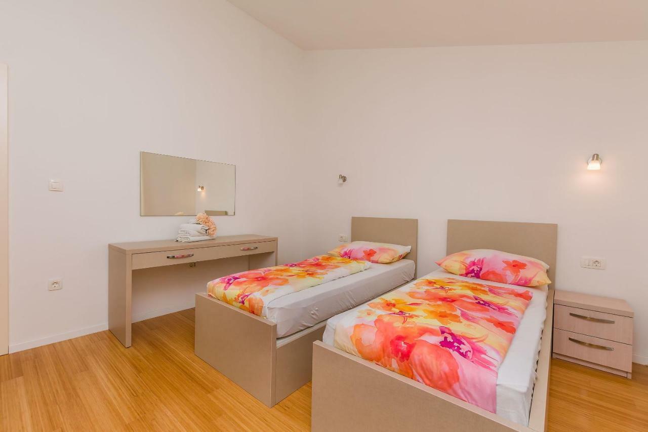 Apartments Villa Aquamarine Дуче Экстерьер фото