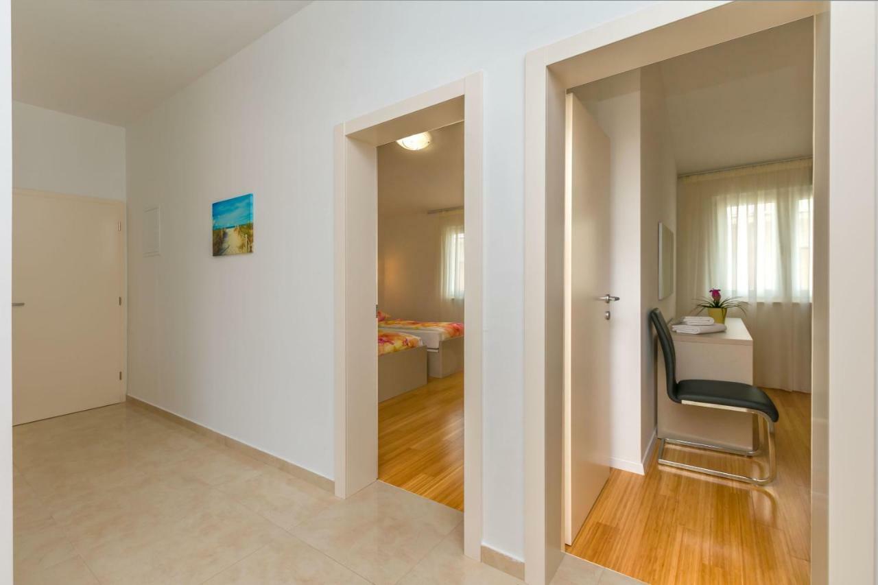 Apartments Villa Aquamarine Дуче Экстерьер фото